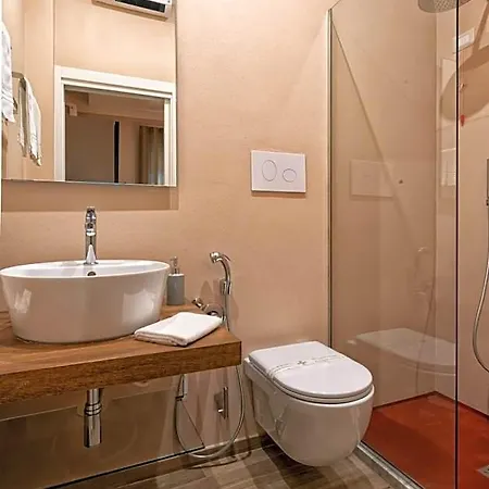 Gogo' Petit Hotell 3*