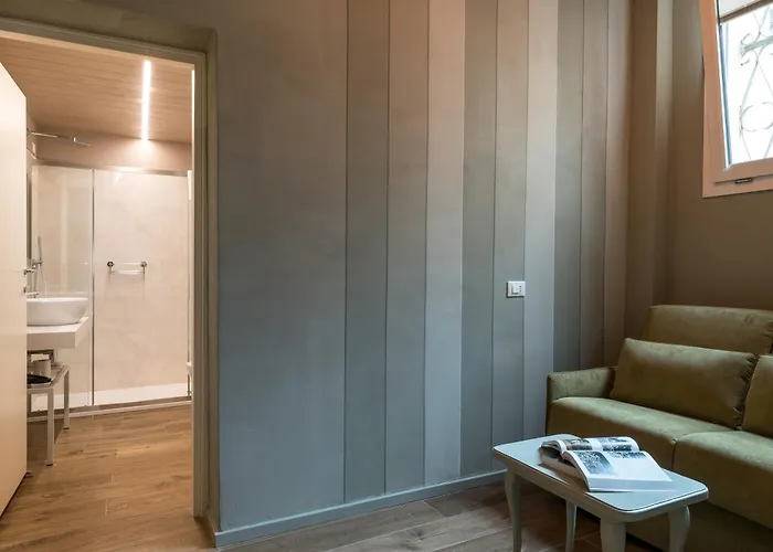 Gogo` Petit Hotel