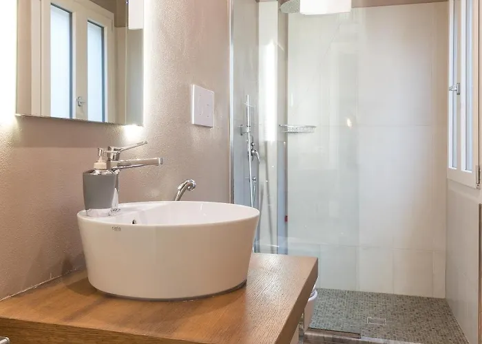 Gogo` Petit Hotel