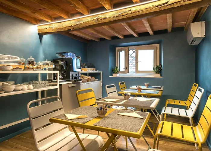 Gogo` Petit Florence