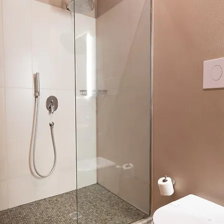 Gogo' Petit Hotel